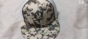 lot 35135 image: Bundle of 12 camo and white hats