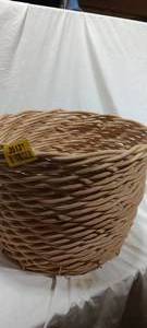 lot 35131 image: Wicker woven basket and blue glass vase