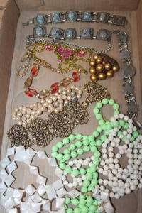 lot 4386 image: Flat of Misc. Jewelry
