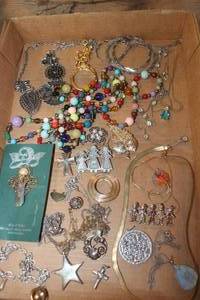 lot 4388 image: Misc. Jewelry