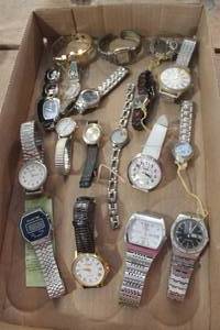 lot 4407 image: Watches untested