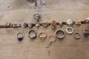lot 4420 image: Misc. Rings