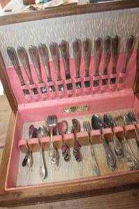 lot 4429 image: Vintage Silverware in Wood Storage Box