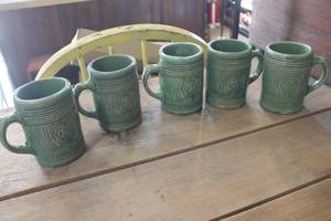 lot 4434 image: Vintage Crock Coffee Cups