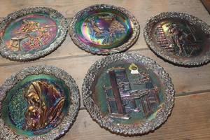 lot 4435 image: 5 Fenton Iridescent Carnival Glass Dcor Plates