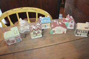 lot 4459 image: Christmas Village Houses