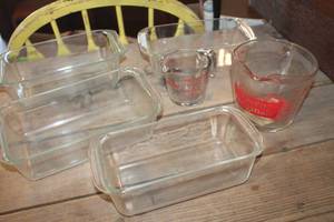 lot 4466 image: Pyrex Loaf Pans and More