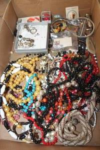 lot 4477 image: Misc. Jewelry