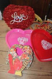 lot 4483 image: Vintage Valentine and More