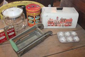 lot 4499 image: Vintage Spice Tins, Coffee Pot and More