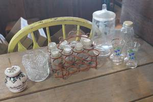 lot 4502 image: Vintage Spice Rack and More