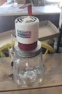 lot 4515 image: Vtg. 4Qt. Electric Butter Churn untested