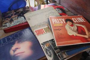 lot 4537 image: Vintage Records Judy Collins, Patsy Cline and More