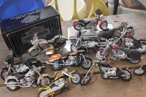 lot 4539 image: Harley-Davidson Motorcycles