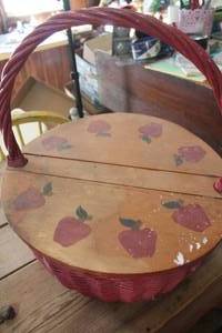 lot 4545 image: Large Apple Dcor Basket needs cleaning