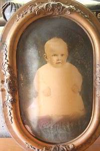 lot 4550 image: Antique 25 x 17 No Glass