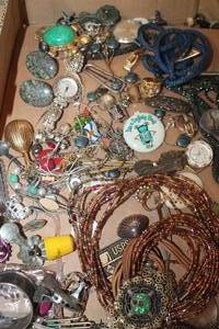 lot 4577 image: Misc. Jewelry