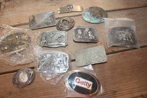 lot 4578 image: Lot of Belt Buckles