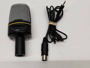 lot 4 image: Condenser Microphone with XLR Cable and 3.5mm Adapter