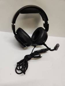 lot 8 image: XIBERIA Over-Ear Gaming Headset with Microphone and USB Cable