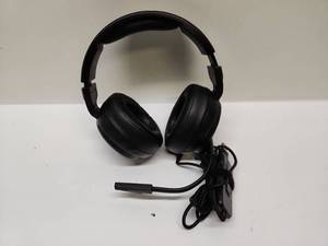 lot 16 image: Model V20U Over-Ear Headphones with Microphone