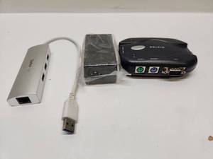 lot 17 image: Belkin KVM Switch and StarTech USB Hub Lot