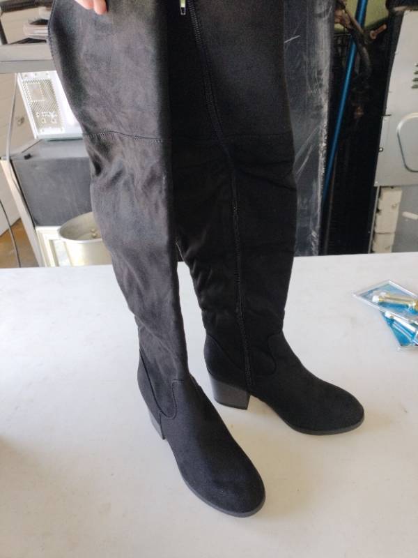 lot 25435 image: Kaitliu Heeled Boots - Black - 6.5