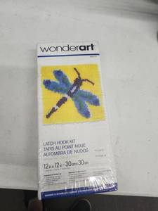 lot 64093 image: Caron Wonderart Latch Hook Kit 12 x 12 426175C