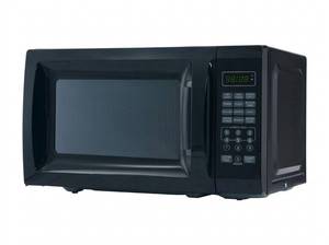 lot 64108 image: Mainstays 0.7 Cu. Ft. 700W Black Microwave Oven