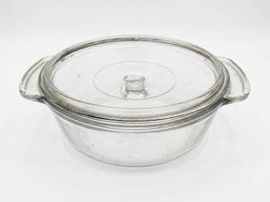 lot 64115 image: Anchor Hocking Glass Casserole Dish with Lid