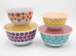lot 64117 image: Pyrex Nesting Mixing Bowls Set Colorful Lids