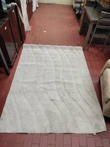lot 25868 image: at home Rug 5ft x 6ft 7in Area Rug