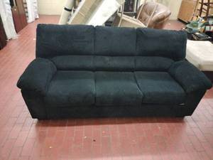 lot 25873 image: Signature Design by Ashley SimpleJoy Sofa - Retail - $1029.99