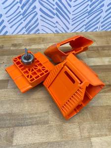 lot 251758 image: Retails for $200 (20 Pack) RS200 Vane Shoe Base Assembly With Vane Guide