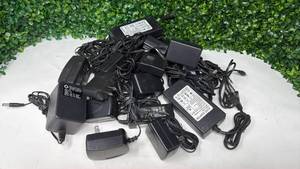 lot 7 image: Mix lot of AC Power Adapters Mixed Brands Various Outputs - Retail $0