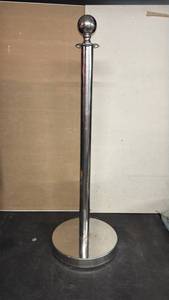 lot 187 image: Stanchion Post with Sphere Top and Round Base - Retail $0