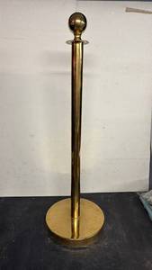 lot 194 image: Brass Ball Top Stanchion Post with Round Base - Retail $0