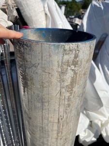 lot 181 image: Large Aluminum Tube 8 x 5 x �
