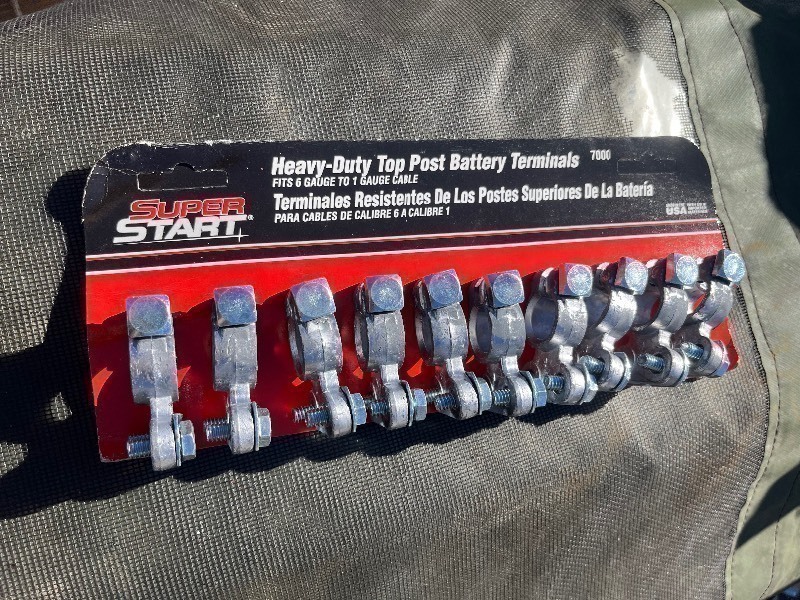 lot 612 image: Pack of 10 SuperStart Heavy-Duty Top Post Battery Terminals