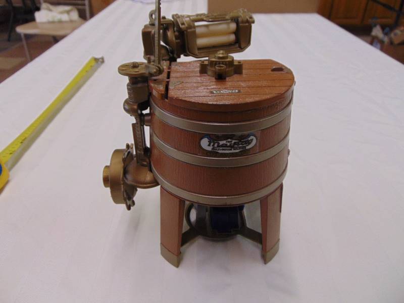 lot 2094 image: ERTL Maytag Wringer Washing Machine - Die Cast