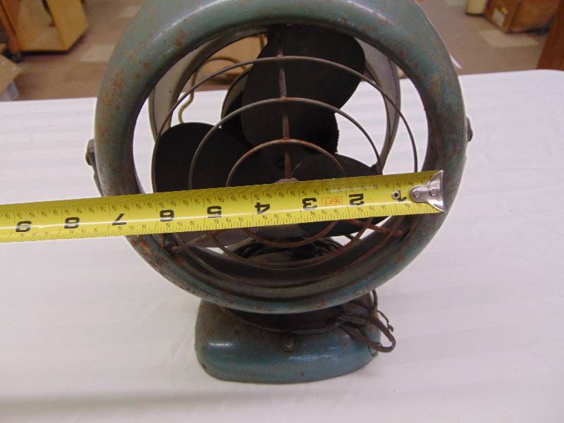 lot 2108 image: Vintage Vornado Fan