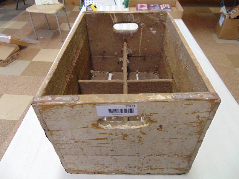 lot 2109 image: Divided Wood Crate