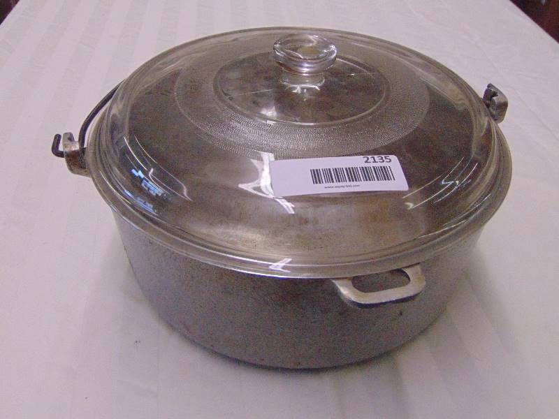 lot 2135 image: Hammercraft Pot wglass lid