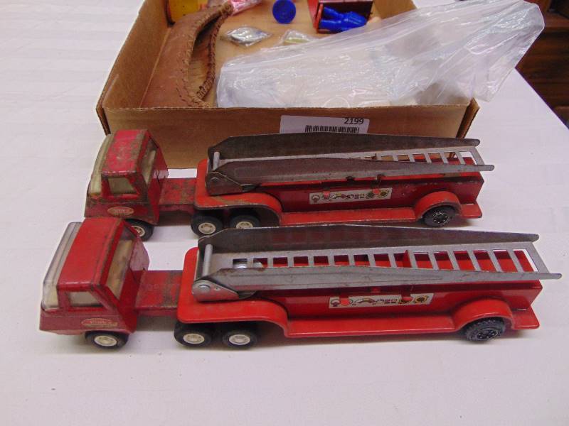 lot 2199 image: Metal Firetrucks, etc.