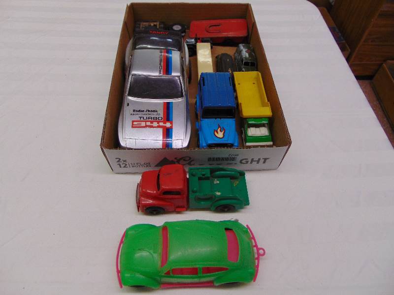 lot 2208 image: Misc. Toy Vehicles