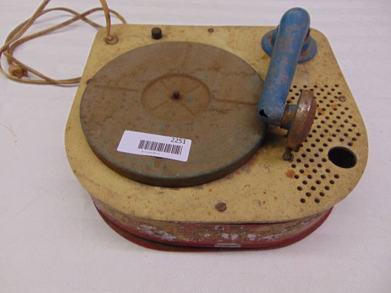 lot 2251 image: Vintage Record Player