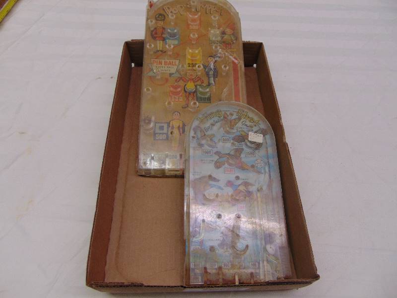 lot 2259 image: Pinball Games