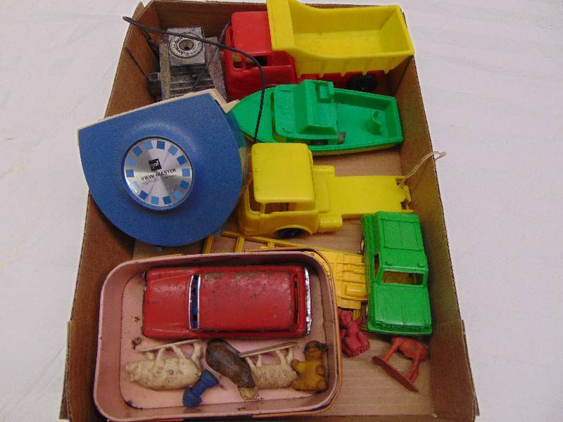 lot 2266 image: Misc. Toys