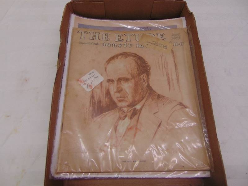 lot 2280 image: Assorted Papers