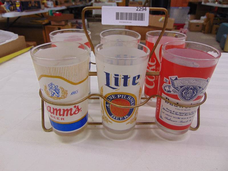 lot 2294 image: Glass Cups with stand